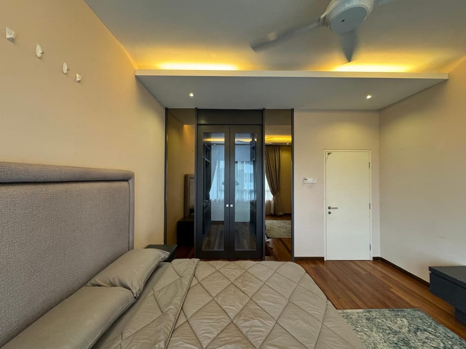 Bedroom, wardrobe