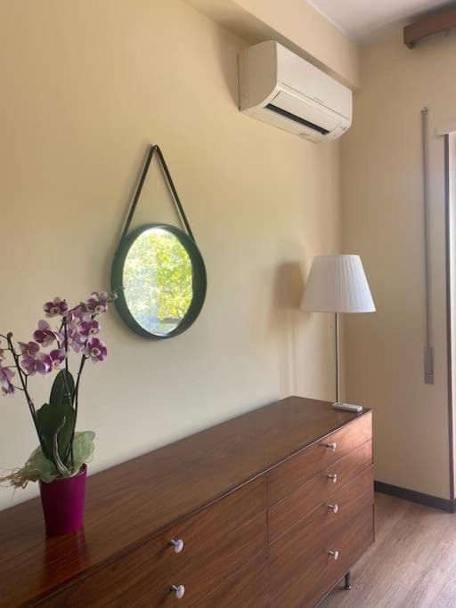hair dresser, air conditioner