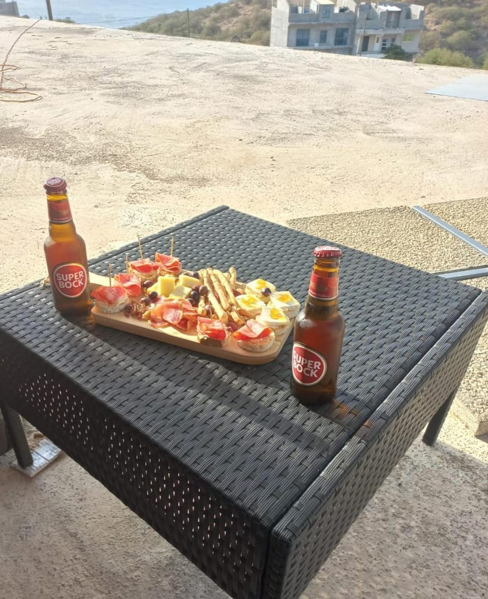 Patio, Food and drinks