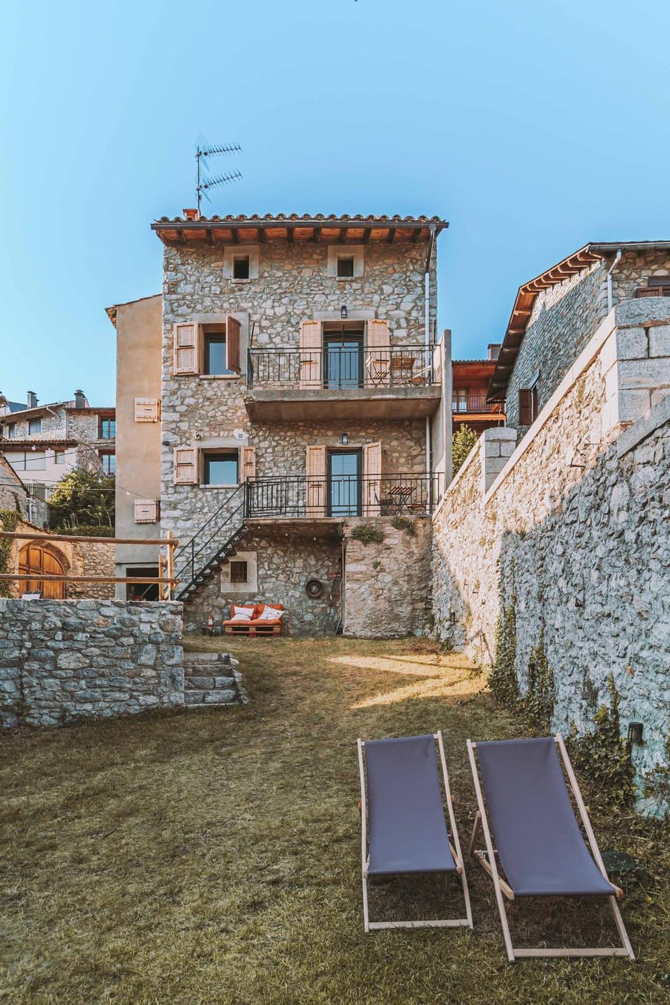 Property building, Patio, Garden, Garden view
