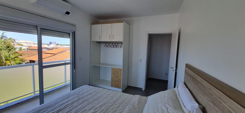 Bed, Photo of the whole room, Bedroom, wardrobe, air conditioner