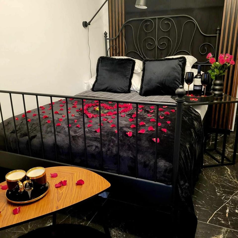 Bed, Photo of the whole room
