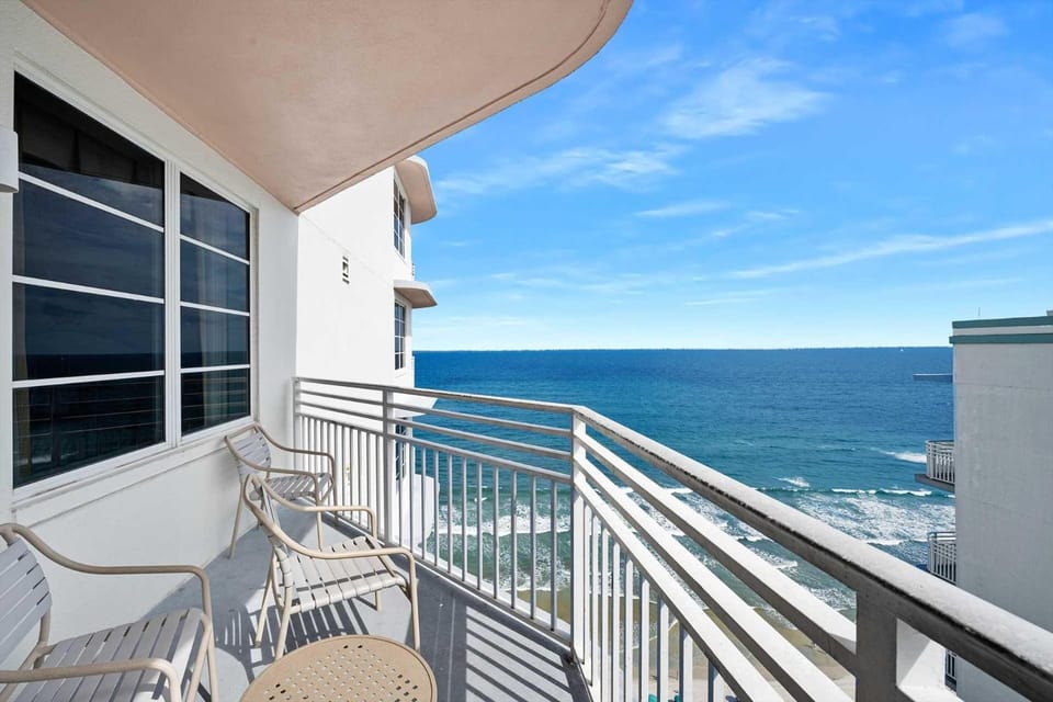 Luxury 20th Floor 2 BR Condo Direct Oceanfront Resort Daytona Beach House in Florida