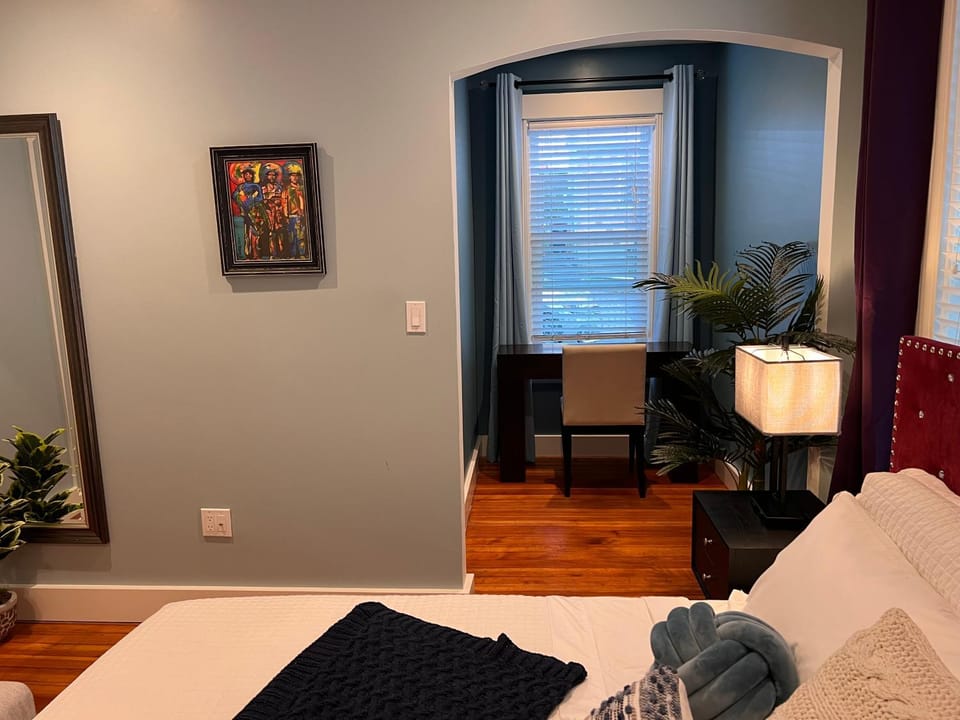 Cozy as a Sunday - 2/BR sleep 6 Apartment in Everett