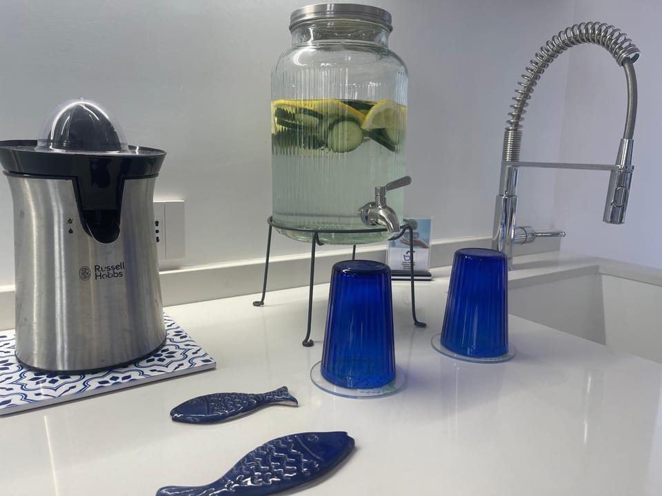 Drinks, kitchen