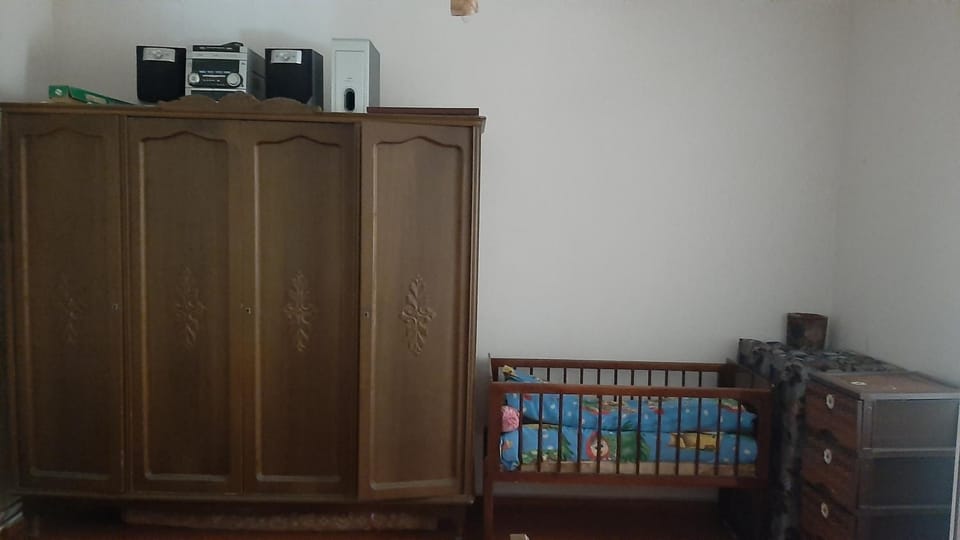 Bed, Bedroom, cot, wardrobe