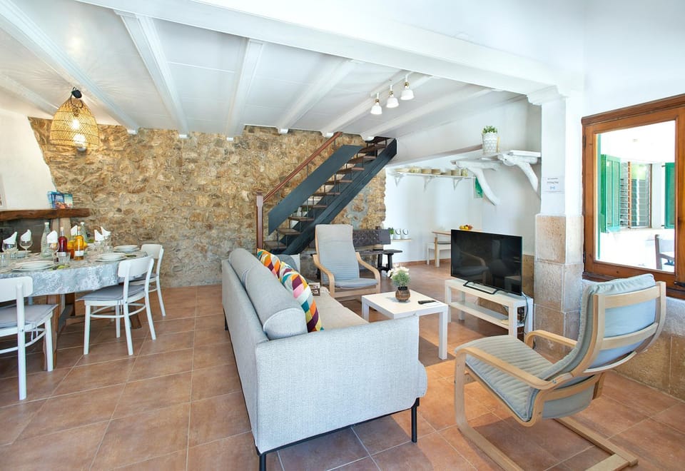 Communal lounge/ TV room, Living room, Dining area
