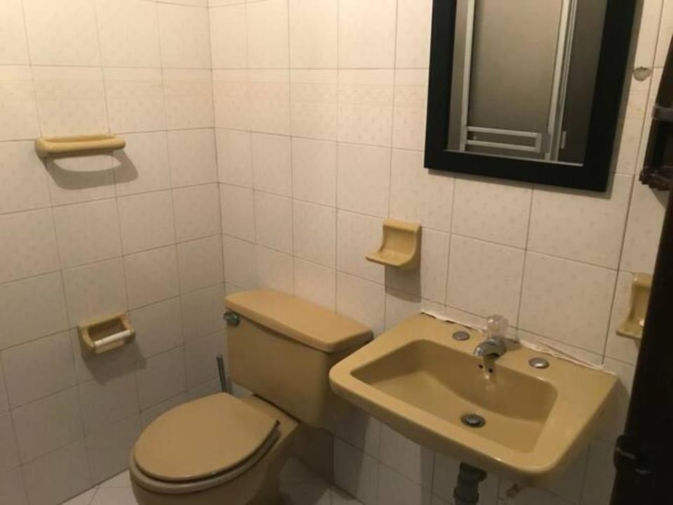 Toilet, Property building, Bathroom