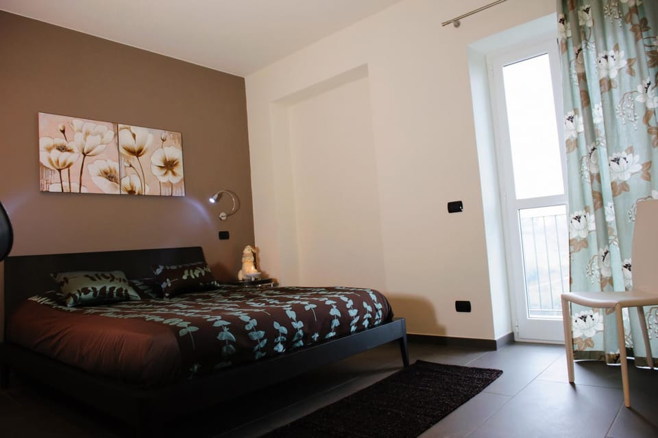 View (from property/room), Balcony/Terrace, Bedroom