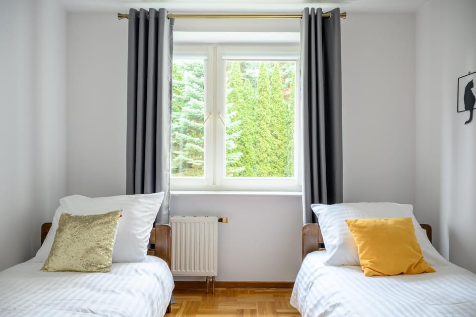 Bed, Photo of the whole room, Bedroom, internet