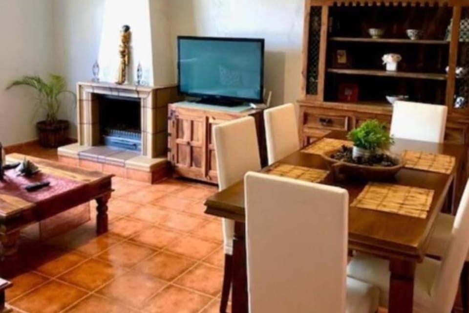 TV and multimedia, Living room, Dining area