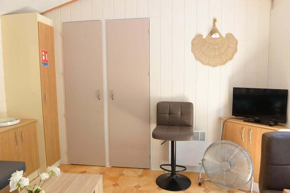 BUNGALOW Farm Stay in Occitanie