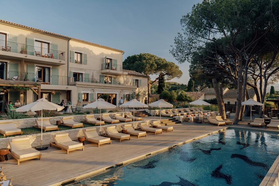 Property building, Swimming pool