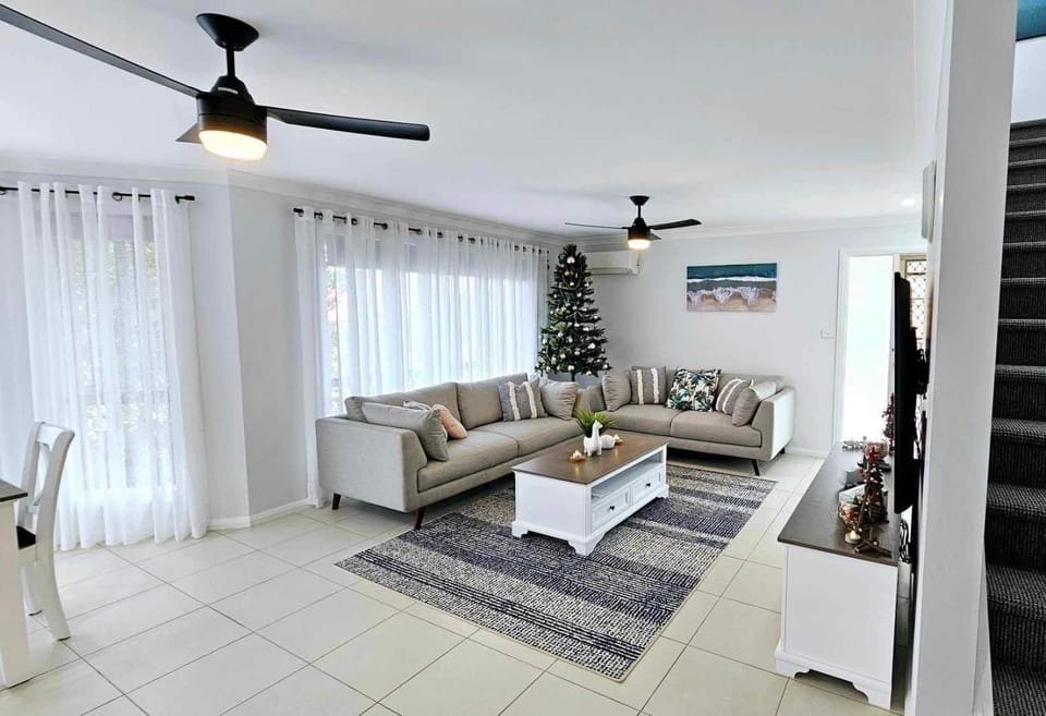 Living room, Seating area, fireplace