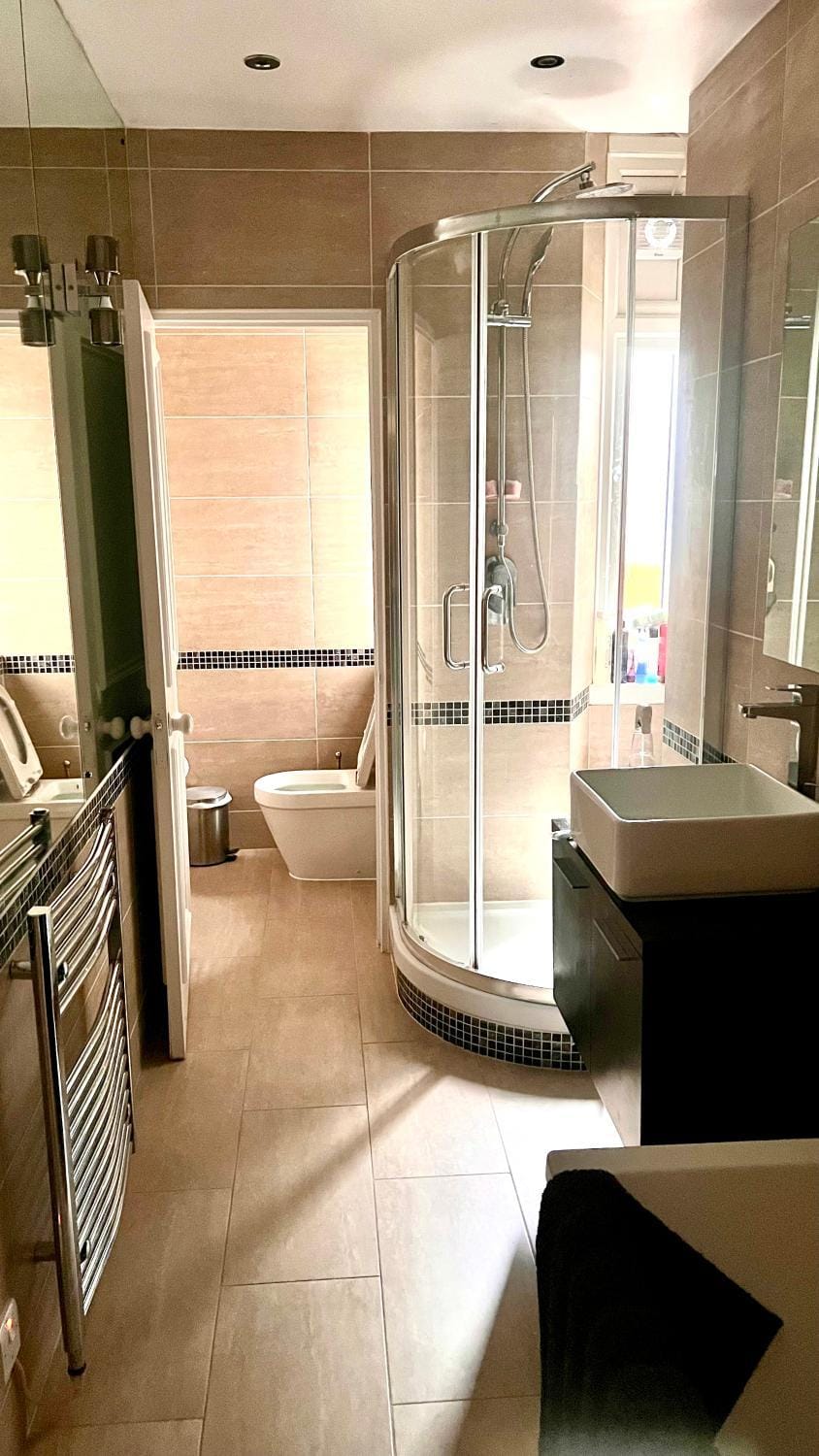 Shower, Bathroom, Bath, towels