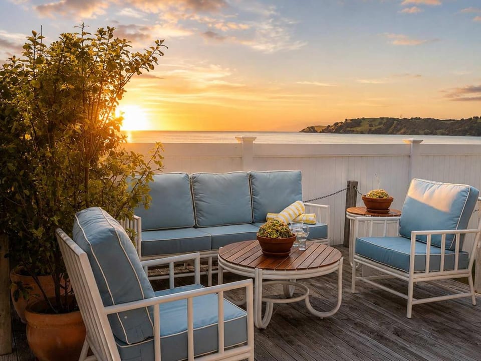 Beachfront Bliss - Stay Waiheke House in Auckland Region