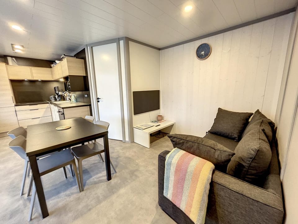 Chalet standing avec piscine chauffée, 4 couchages, proche plage et commerces, WIFI inclus - FR-1-361-527 Chalet in Saint-Pair-sur-Mer