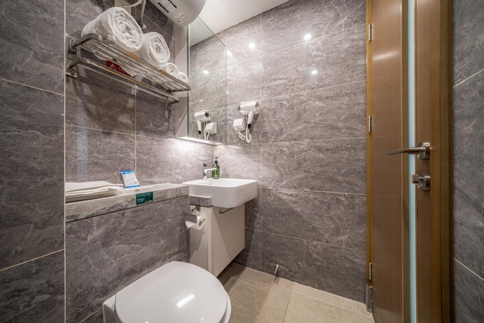 Toilet, Bathroom