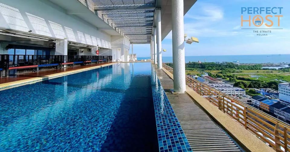 Pool view, Swimming pool