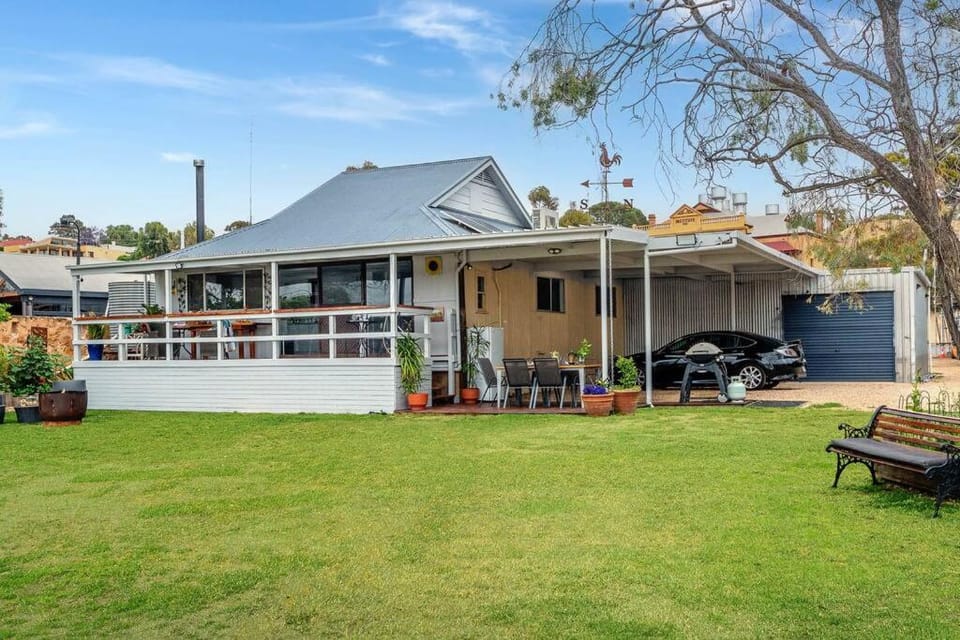 Property building, Garden