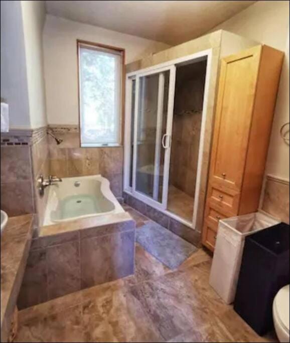Waterfront Cottage in Lion's Head House in Northern Bruce Peninsula