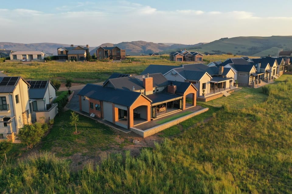Highland gate Golf estate Mountain view 780 House in South Africa