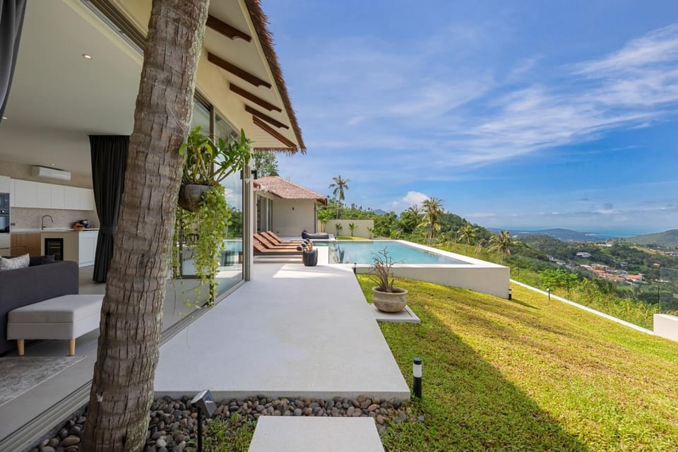 Property building, Garden, View (from property/room), Balcony/Terrace, Sea view, Swimming pool