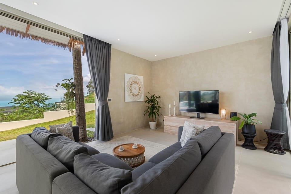View (from property/room), Living room, Seating area