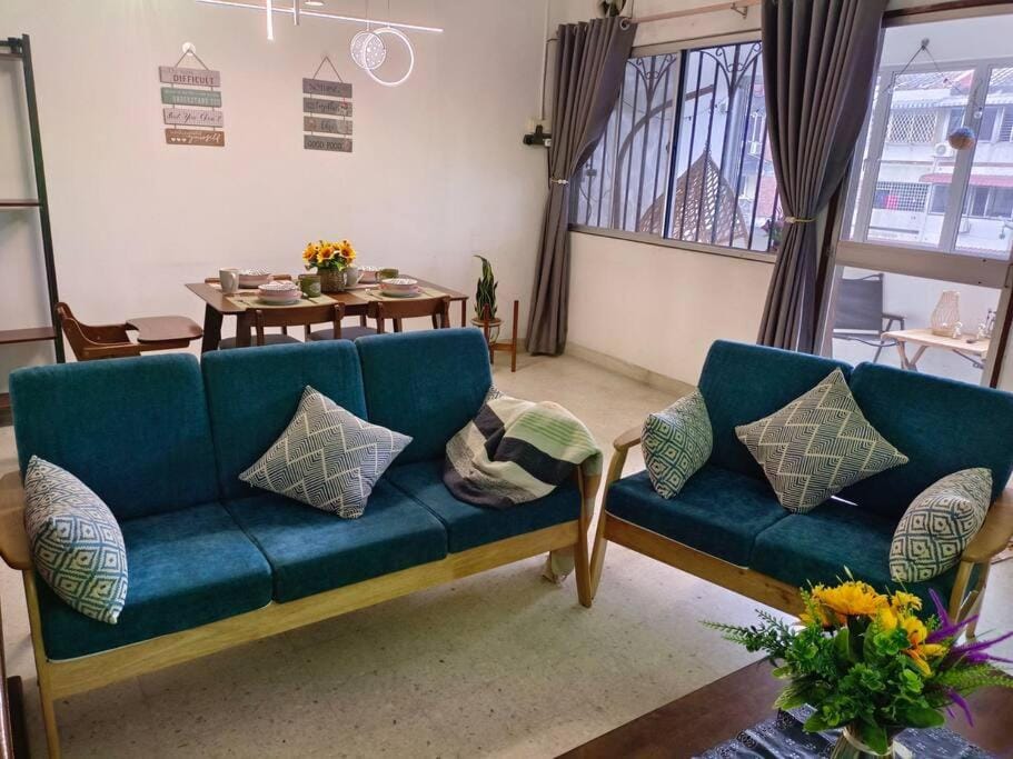 Living room, Seating area