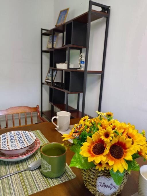 Coffee/tea facilities, Dining area