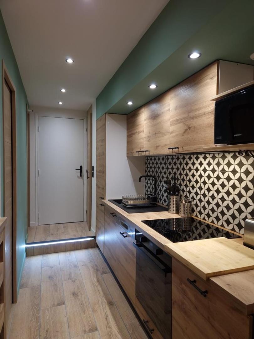 Kitchen or kitchenette