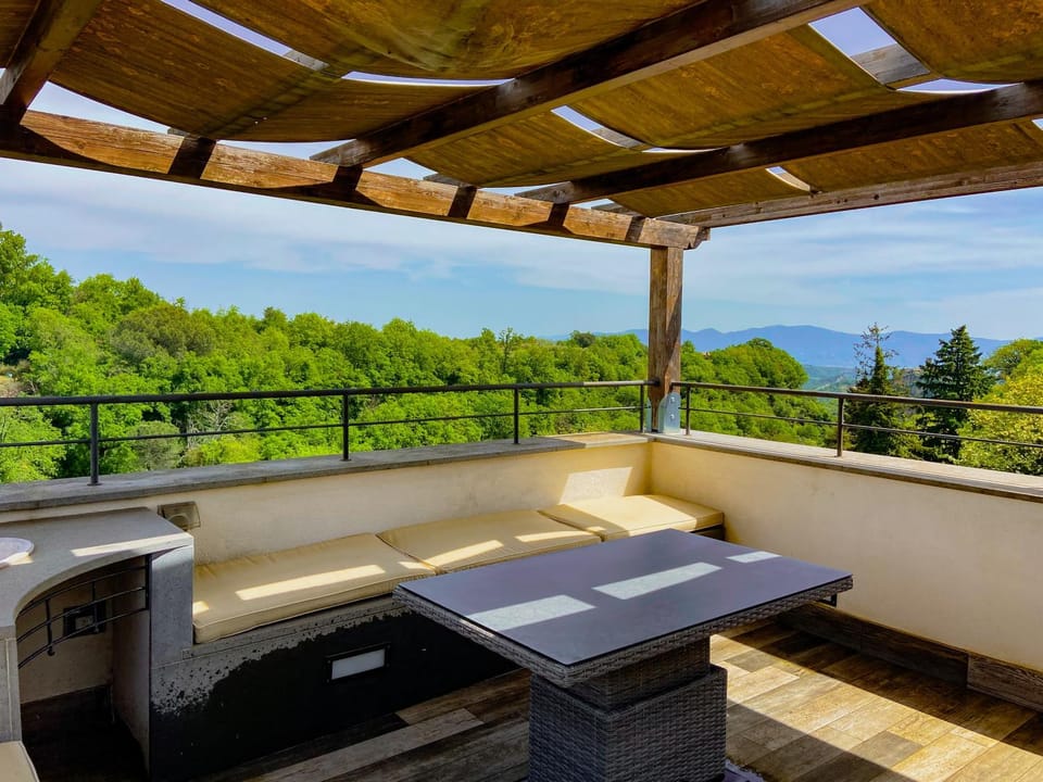 View (from property/room), Balcony/Terrace, Dining area