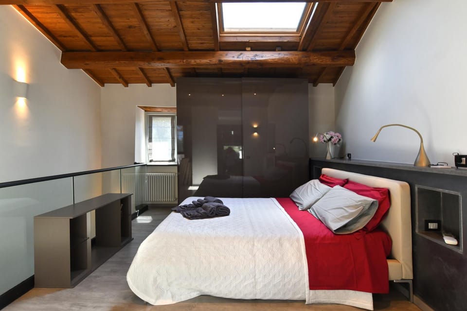 Bed, Photo of the whole room, Bedroom, heating, heating, wardrobe, air conditioner