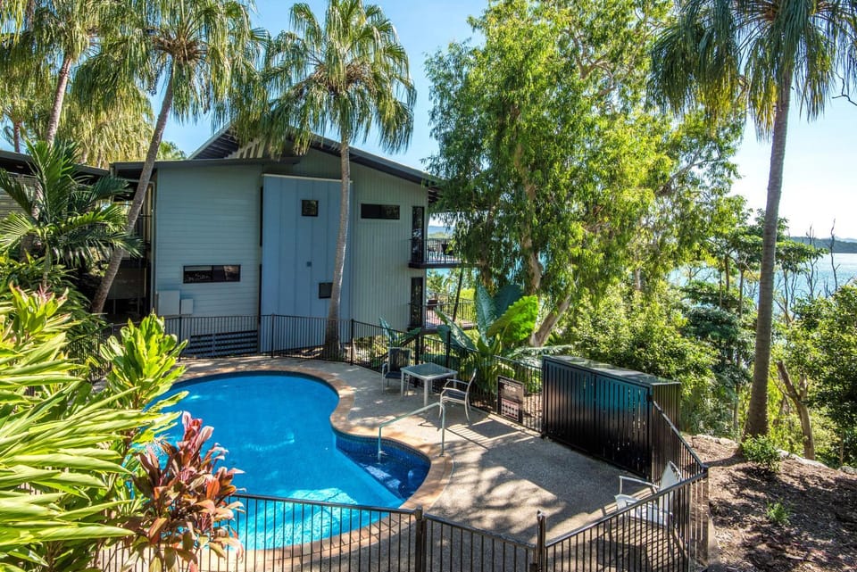 Property building, Garden, Pool view, Swimming pool