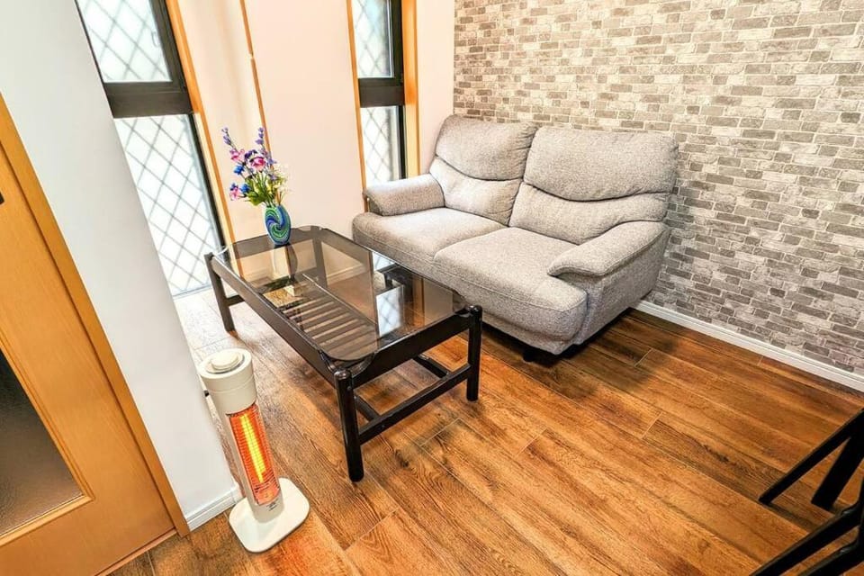 ＵＳＪまで4駅20分海遊館スーパーコンビニ近い朝潮橋駅徒歩4分無料駐車場有り最大12名宿泊可能 Wifi ベビー用品充実 Apartment in Osaka
