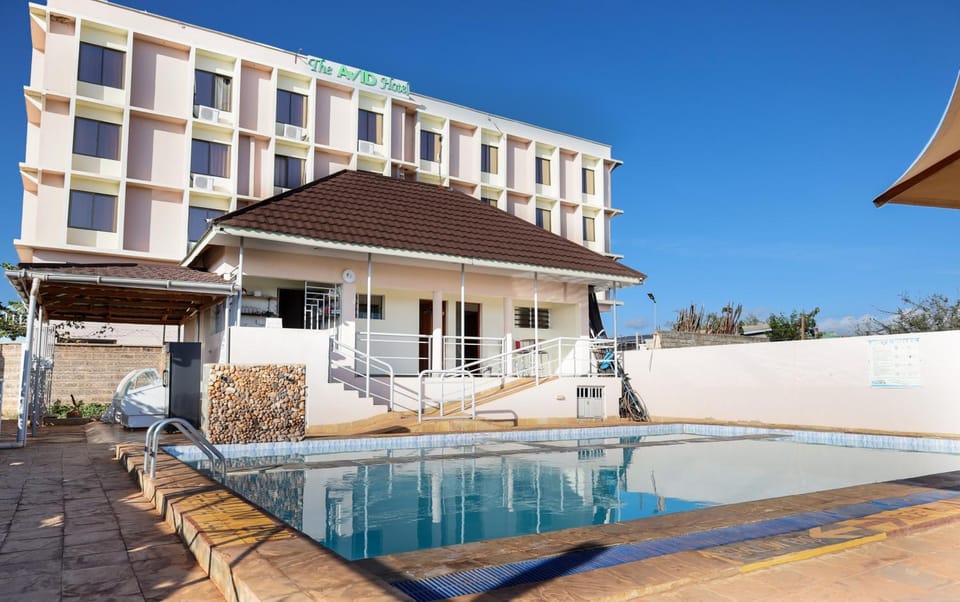 Property building, Day, Swimming pool