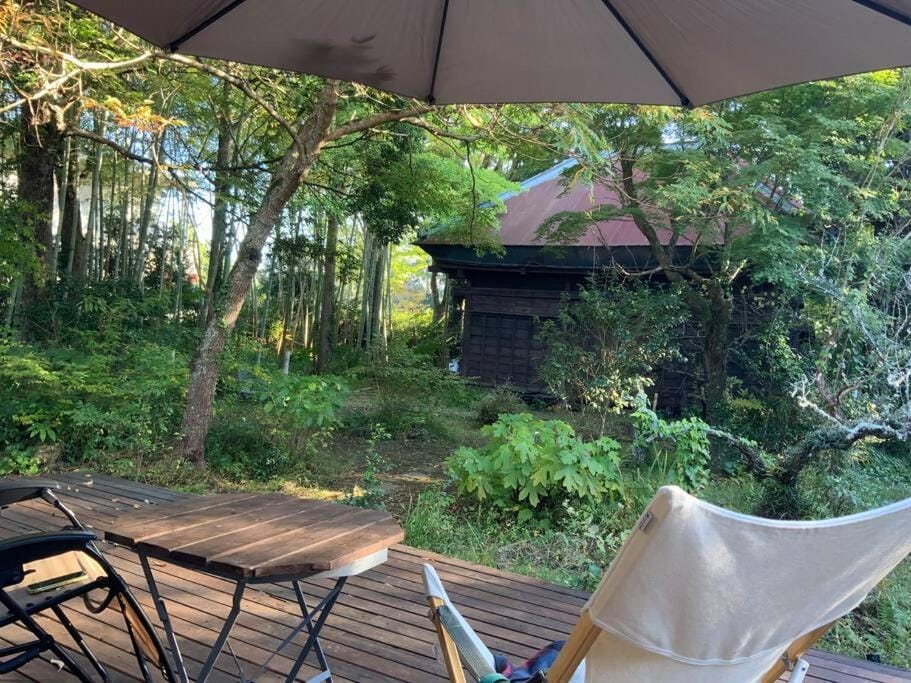 庭付き和モダン平屋の一棟貸し 居庵 iori-ori 小さな森に住む House in Chiba Prefecture