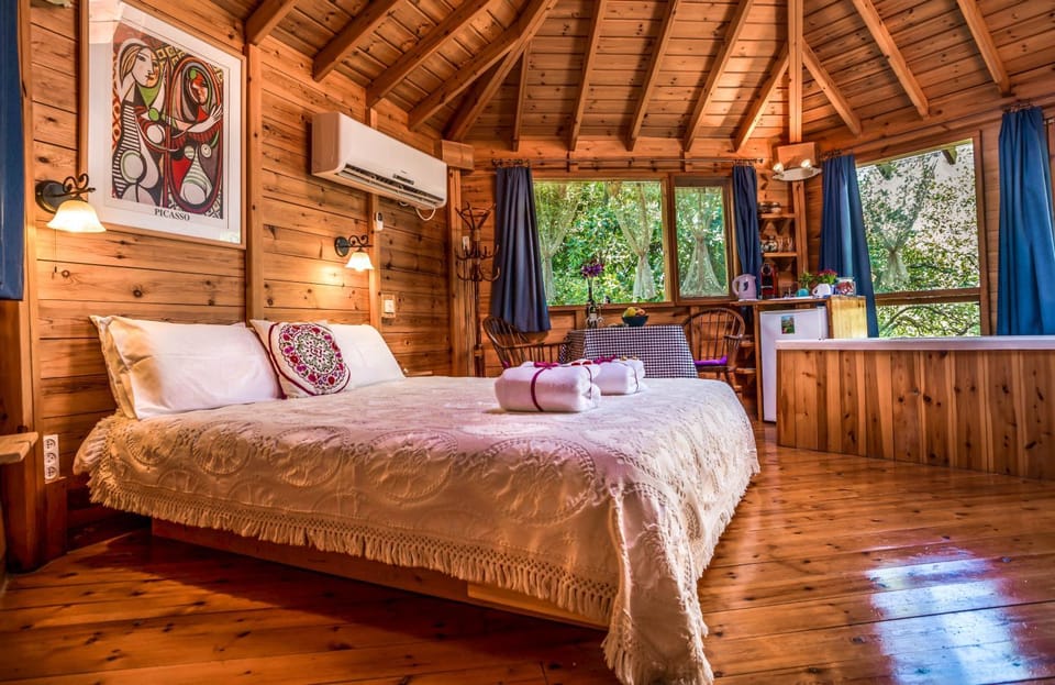 Spa in The Woods - B&B in Amirim Bed and Breakfast in North District