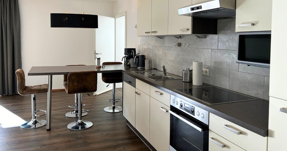 Kitchen or kitchenette, Dining area, kitchen