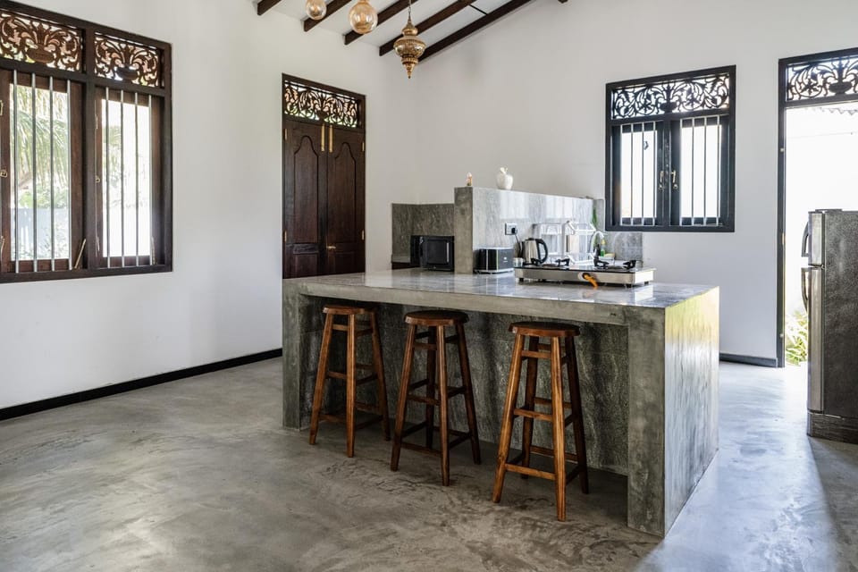 Villa Conch by Om House in Hikkaduwa