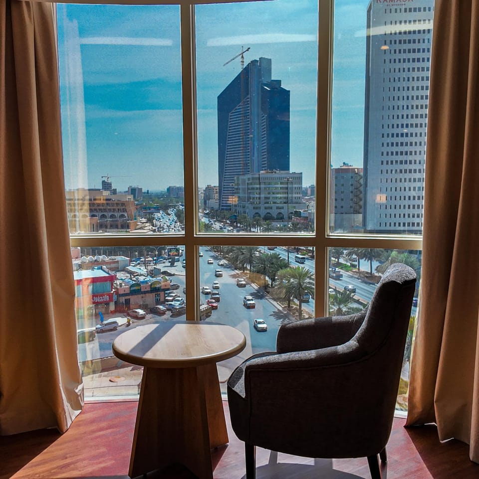 Day, Seating area, City view