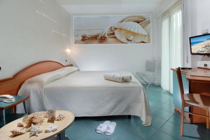 HOTEL AURORA Hotel in Cattolica