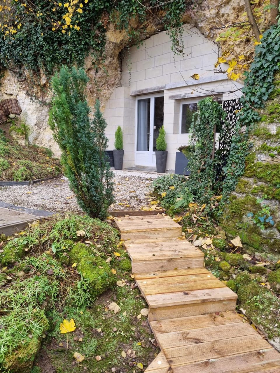 Property building, Spring, Day, Garden, Garden view