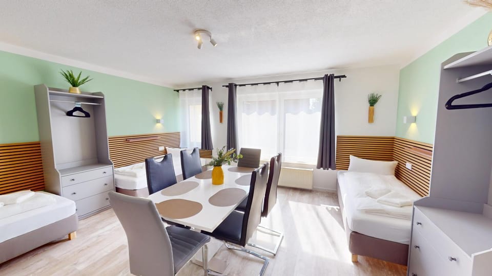 Bed, TV and multimedia, Dining area, Bedroom, wardrobe