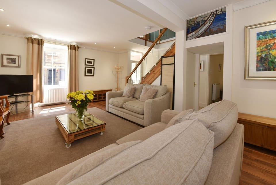 Communal lounge/ TV room, Living room