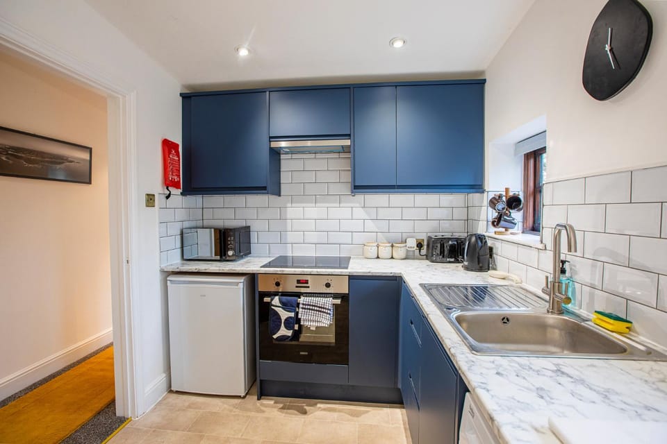 Kitchen or kitchenette, dishwasher, oven, pet friendly, stove, toaster