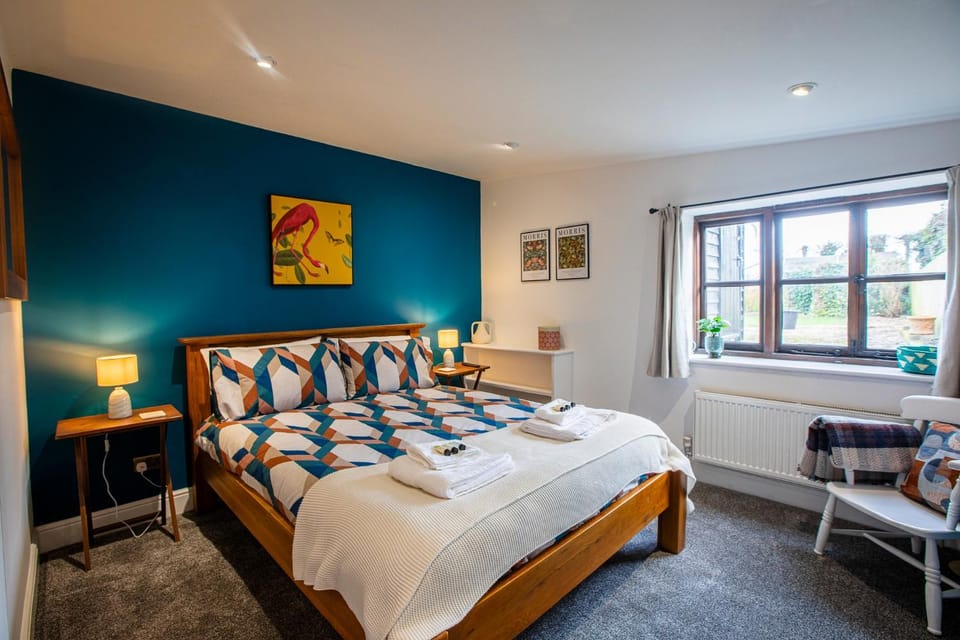 Bed, Photo of the whole room, Bedroom