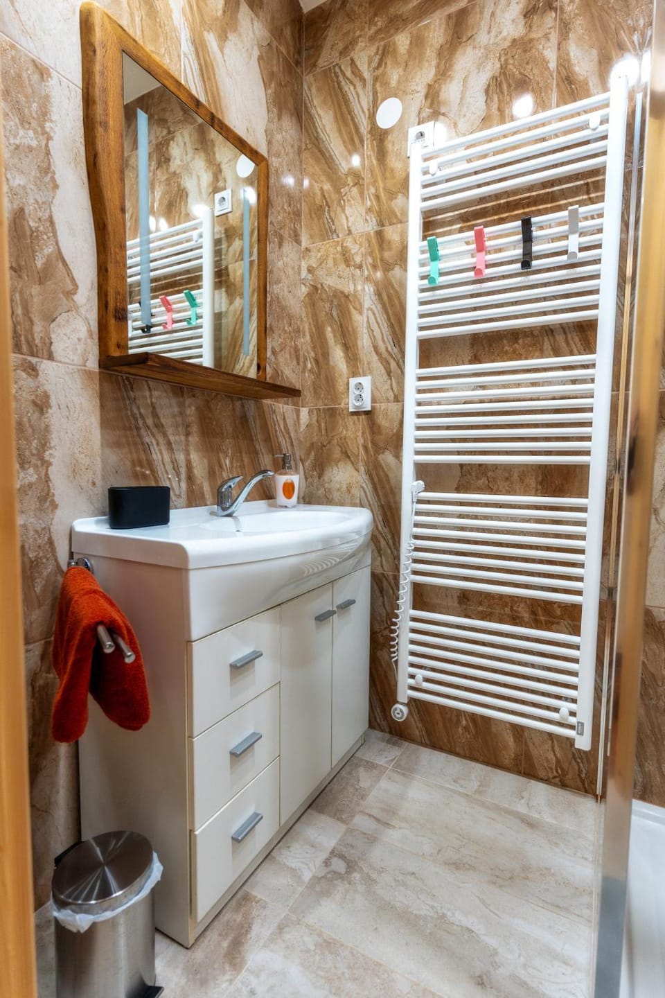 Shower, Bathroom, towels