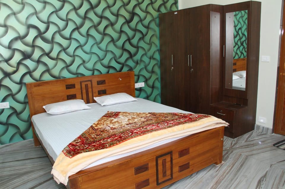 Bed, Photo of the whole room, Bedroom, wardrobe