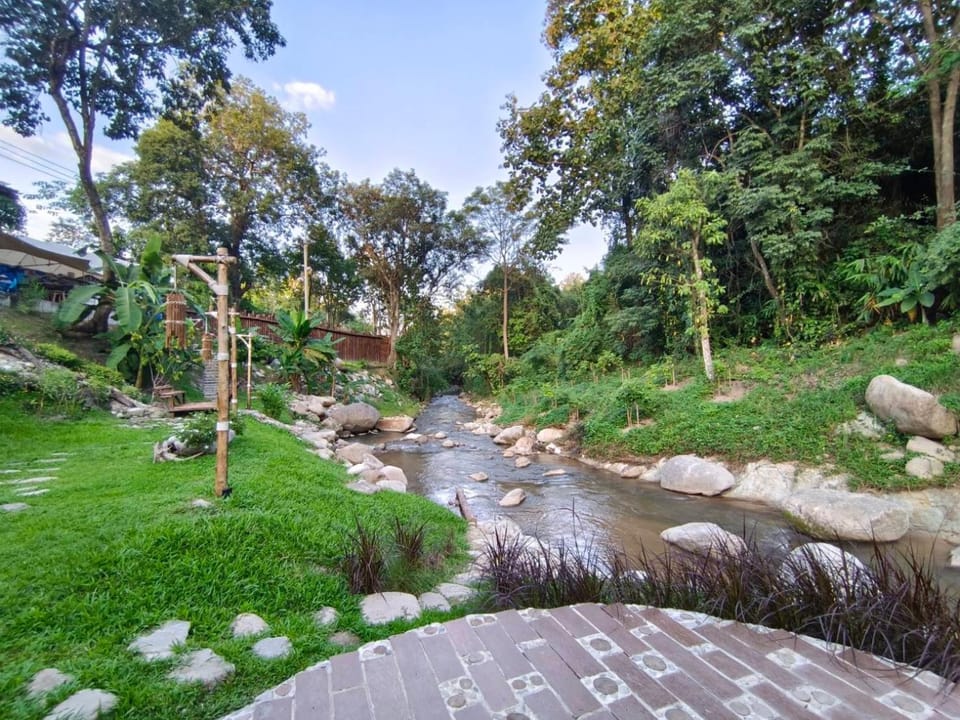 Lhong Chiang Dao Glamping หลงเชียงดาว Hotel in Thailand